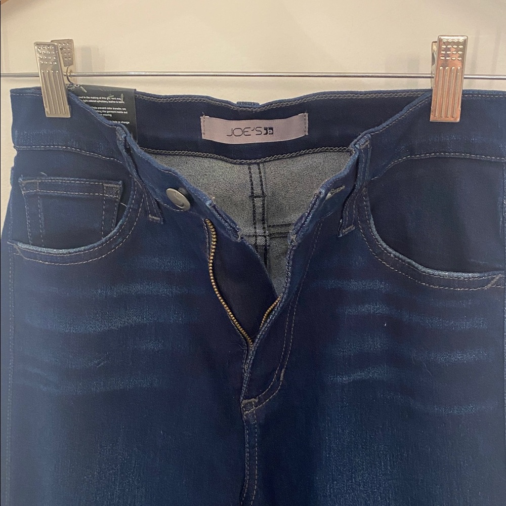 NWT Joe’s Jeans High Rise Flare Dark Wash Size 25 and 35” Inseam - Picture 3 of 8